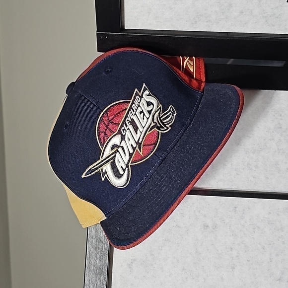 Cleveland Cavaliers Reebok Hat Cap Size 7 1/2 - Picture 1 of 6